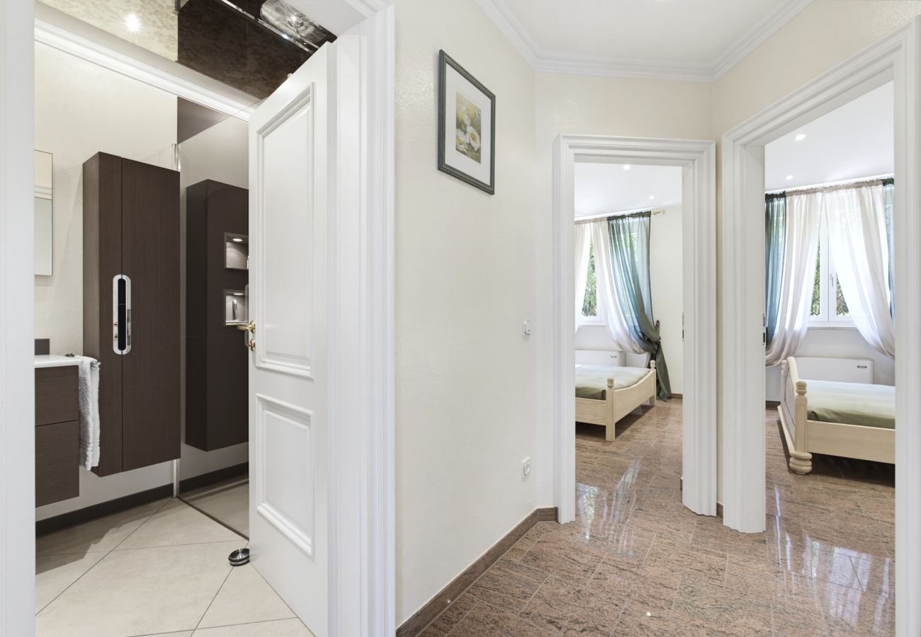 Appartamento a Lazise - Regarda - Basiliko White Appartamento con piscina