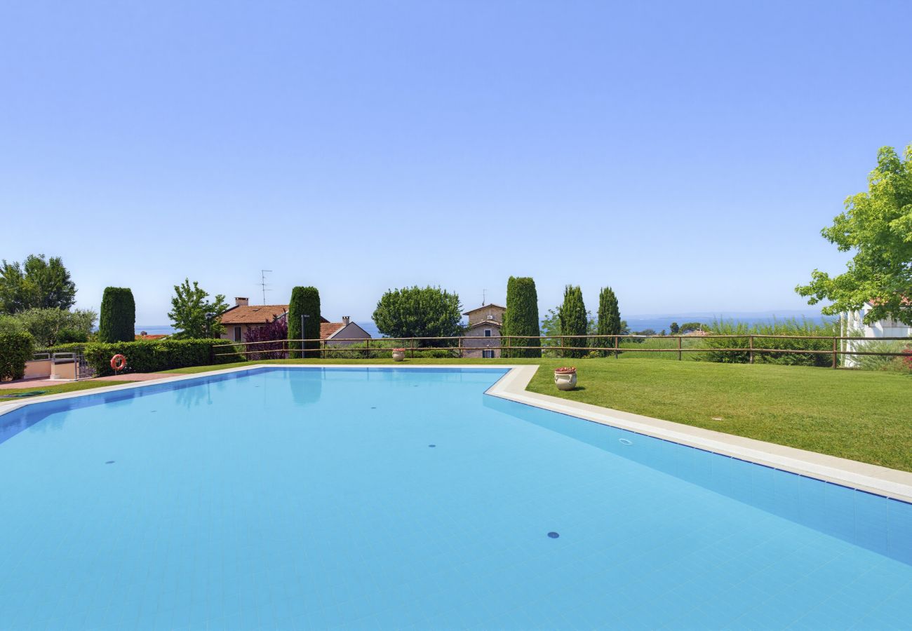 Appartamento a Lazise - Regarda - Basiliko White Appartamento con piscina