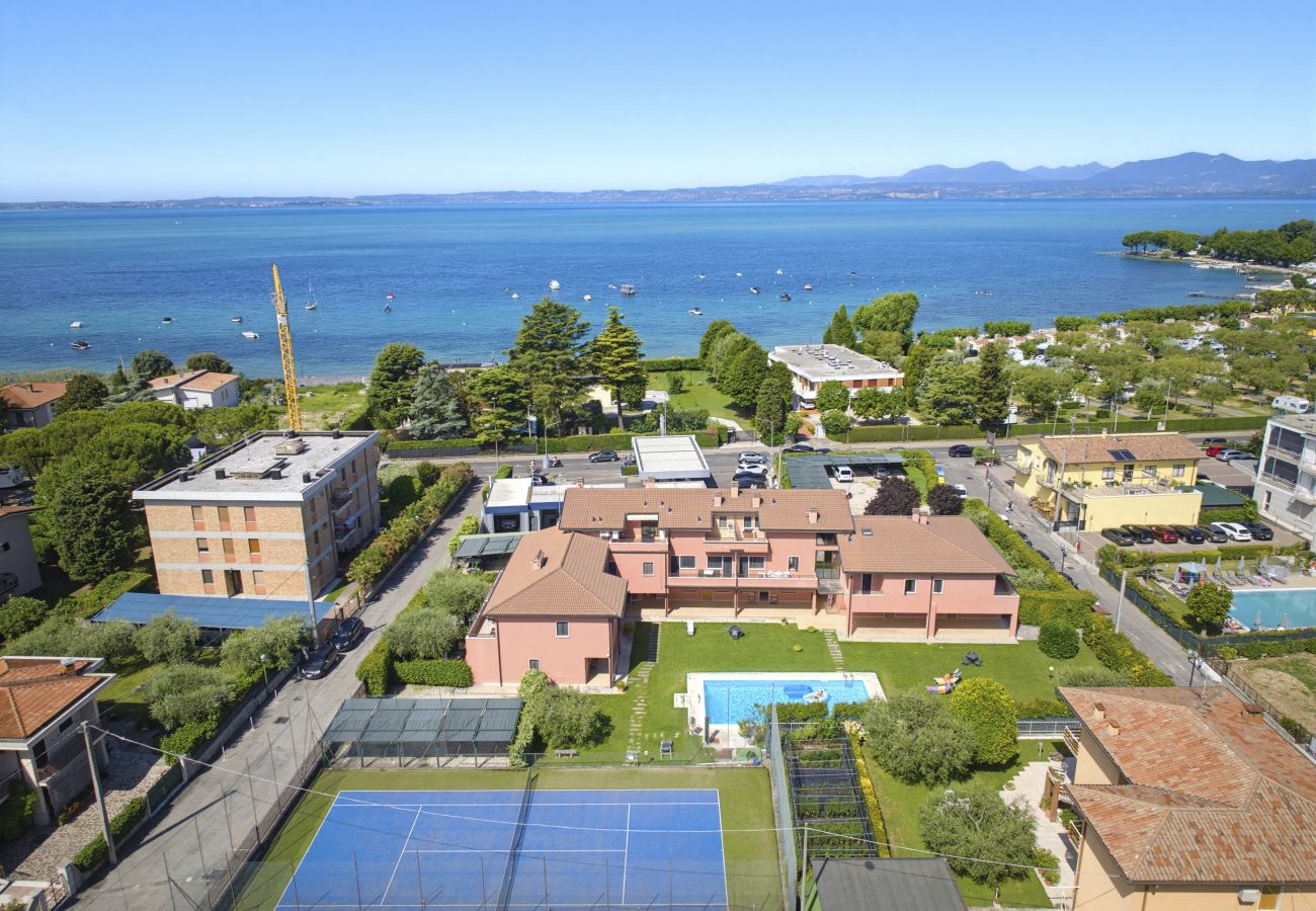 Appartamento a Bardolino - Regarda - Basiliko Sport appartamento con tennis e piscina