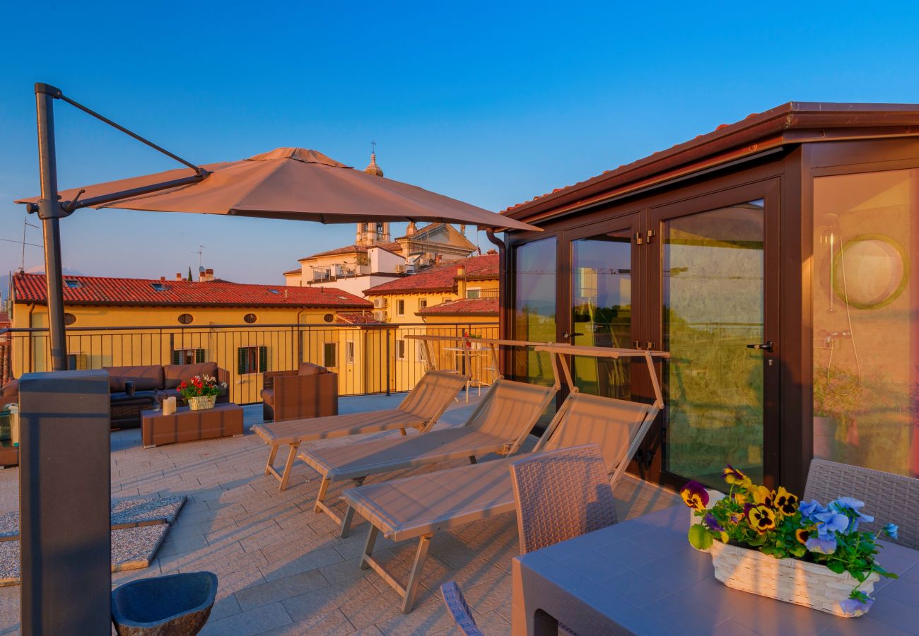 Appartamento a Lazise - Regarda - Residenza GJ piano terra- con terrazza panoramica, wifi e a/c