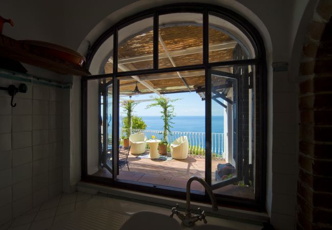 Ferienhaus in Praiano - Casa Sunset - Panoramaterrasse mit Blick auf Positano und Capri