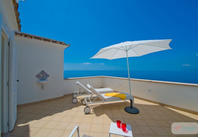 Villa in Praiano - Villa Imperati - Herrliche Villa mit Pool mit Blick auf das Meer