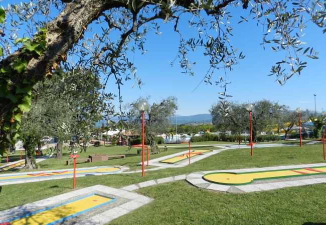 Ferienwohnung in Lazise - Regarda – FeWo Rosa Canina 8 mit Campingplatz und Strand Eintritt