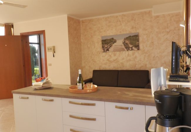 Ferienwohnung in Lazise - Regarda – FeWo Rosa Canina 8 mit Campingplatz und Strand Eintritt