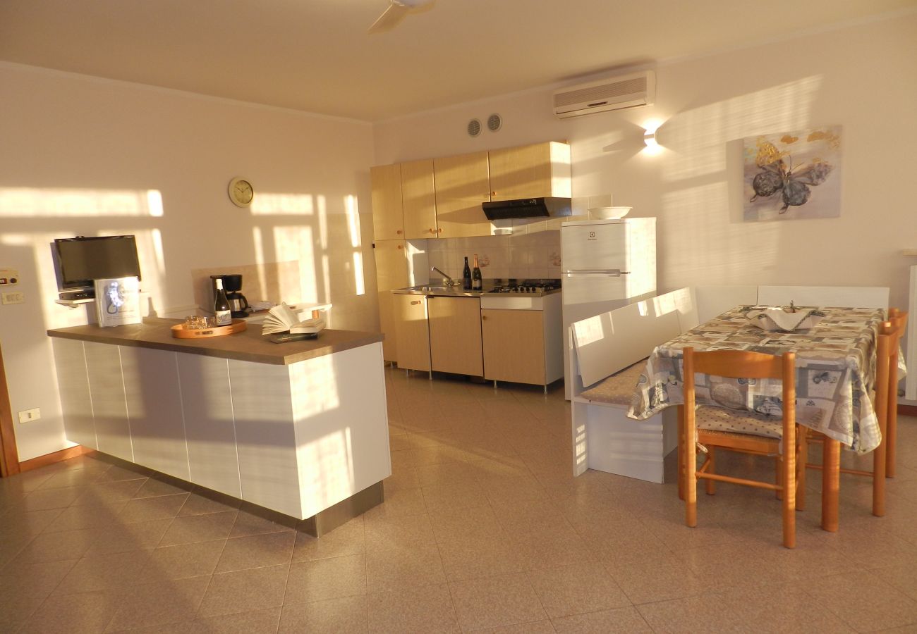 Ferienwohnung in Lazise - Regarda – FeWo Rosa Canina 8 mit Campingplatz und Strand Eintritt