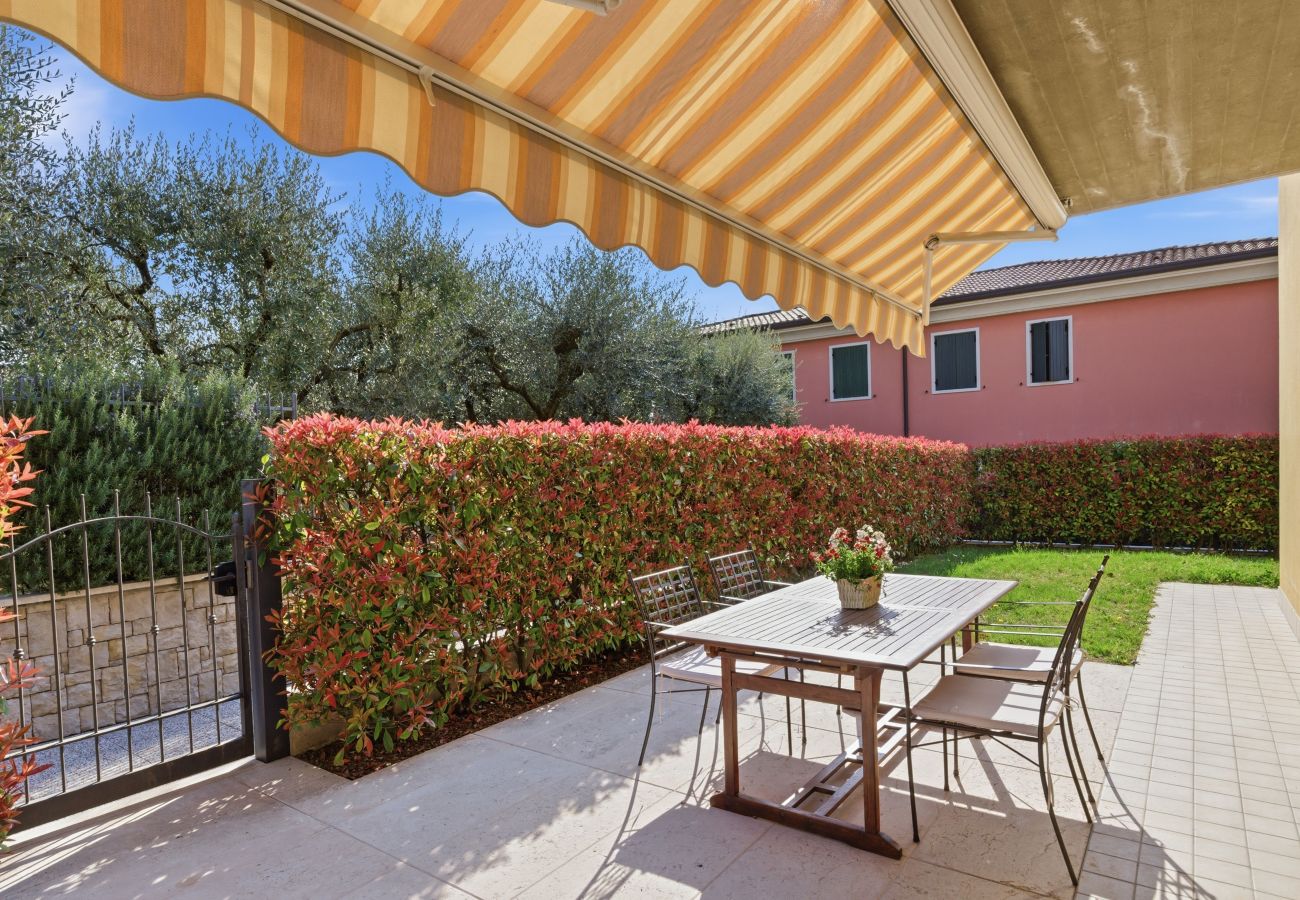 Ferienwohnung in Lazise - Regarda- Weinapartment Promenade in Zentrum mit Garten und Pool