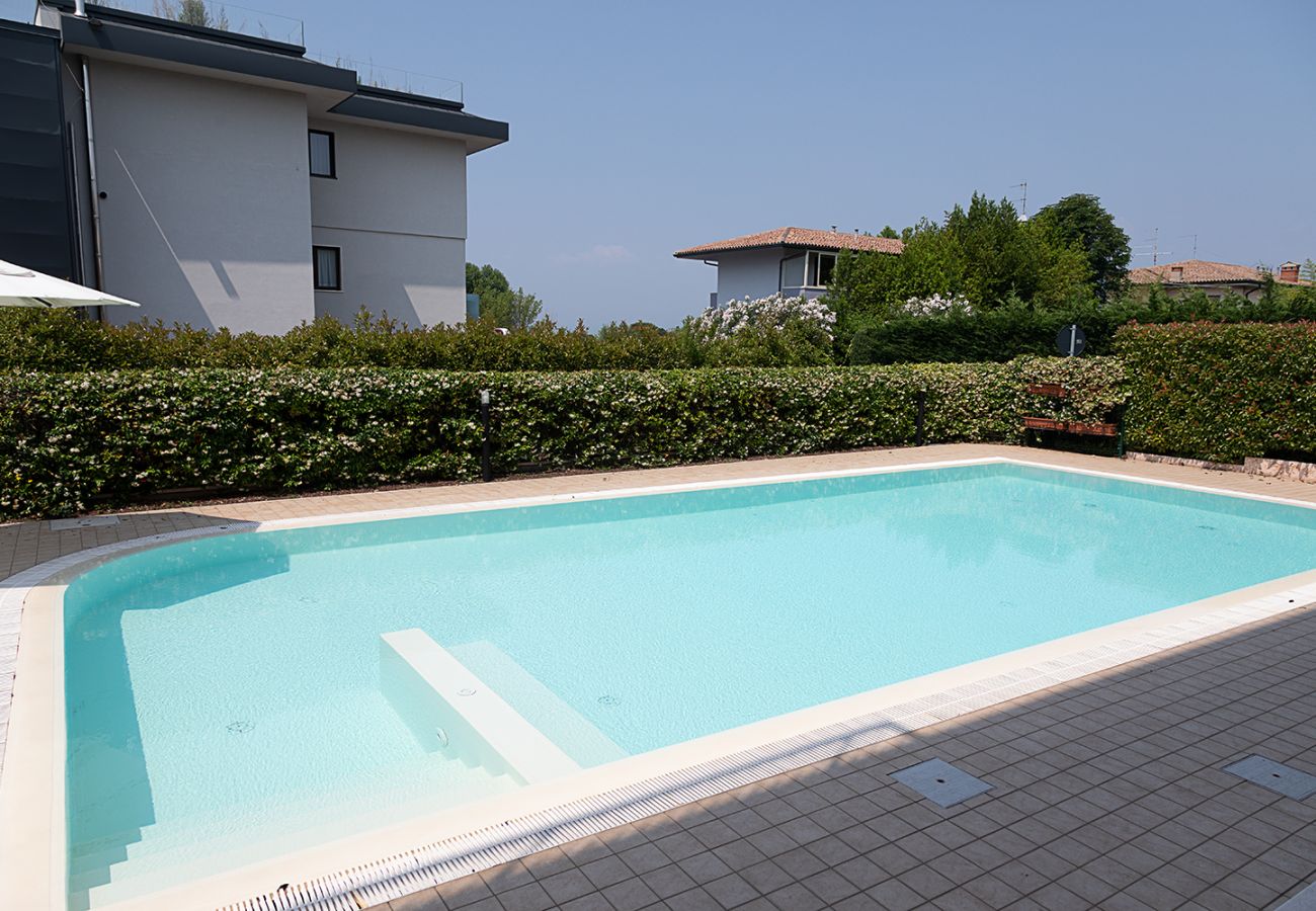 Ferienwohnung in Lazise - Regarda- Weinapartment Promenade in Zentrum mit Garten und Pool