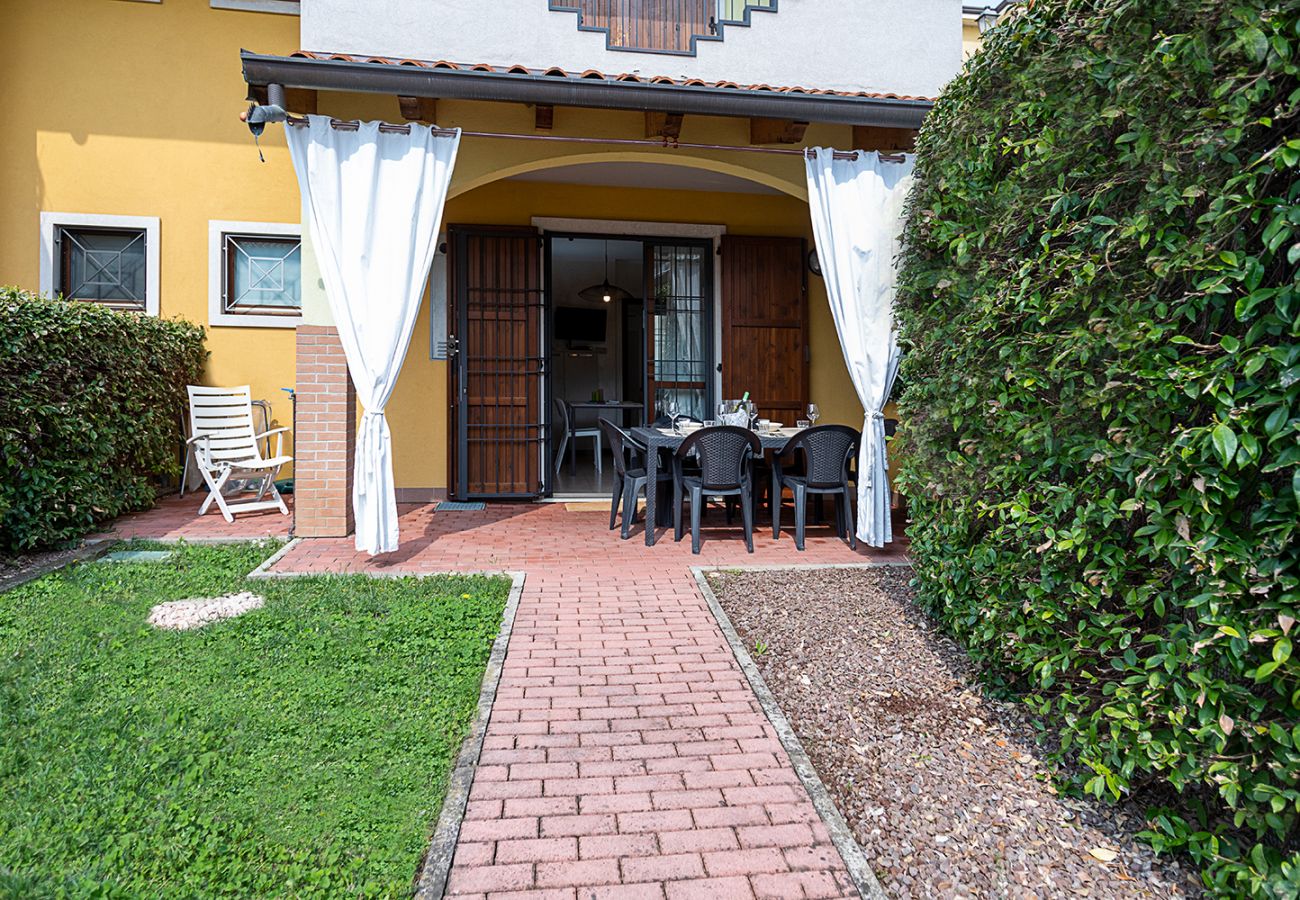 Ferienwohnung in Lazise - Regarda - Wohnung L'Archetto mit privat Garten, WLan, Pool