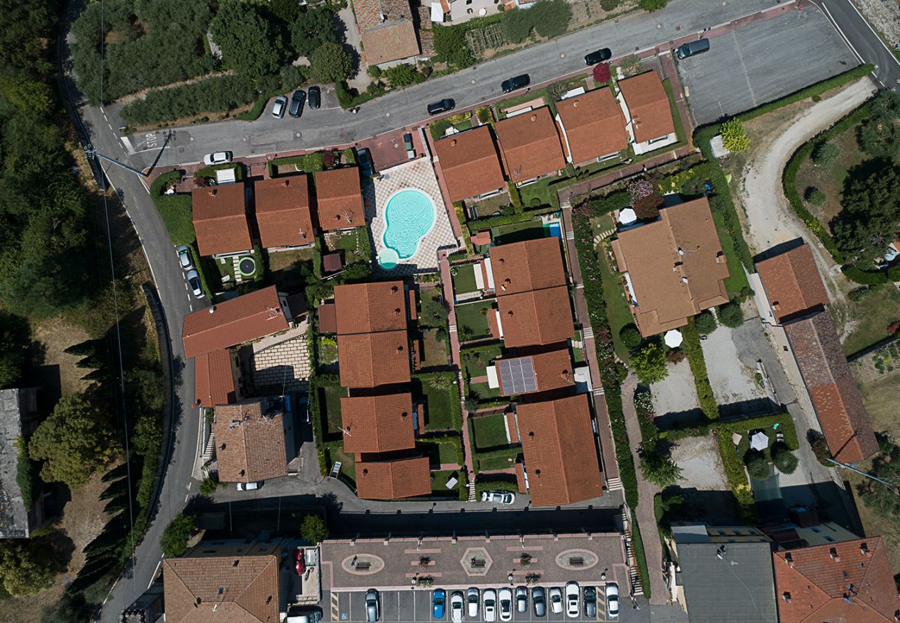 Ferienwohnung in Lazise - Regarda - Wohnung L'Archetto mit privat Garten, WLan, Pool