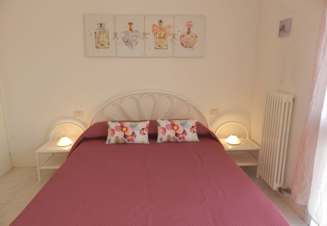 Ferienwohnung in Bardolino - ROMANTISCHE ZWEIZIMMERWOHUNG Ferienwohnung in Bardolino - ROMANTISCHE ZWEIZIMMERWOHUNG