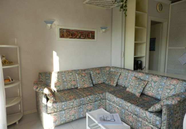 Ferienwohnung in Bardolino - ROMANTISCHE ZWEIZIMMERWOHUNG Ferienwohnung in Bardolino - ROMANTISCHE ZWEIZIMMERWOHUNG