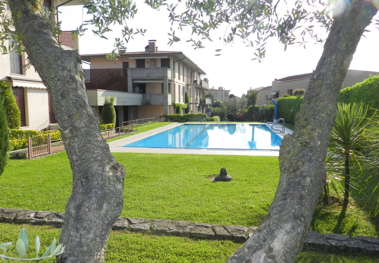 Ferienwohnung in Bardolino - ROMANTISCHE ZWEIZIMMERWOHUNG Ferienwohnung in Bardolino - ROMANTISCHE ZWEIZIMMERWOHUNG