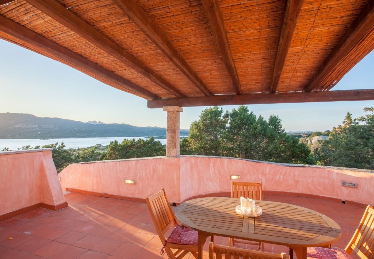 Villa in Porto Rotondo - Villa Sa Jaga - Infinity-Pool mit Blick auf den Sonnenuntergang, Porto Rotondo