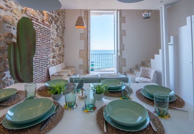  in Siracusa - Lio loft romantic apartment  stunning sea views by Dimore in Sicily