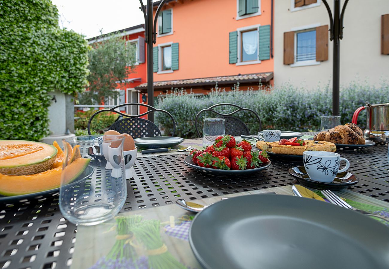 Ferienhaus in Bardolino - Regarda – Haus Rustico Petra im Bardolino mit 3 Schlafzimmer, 2 Bäder, Garten