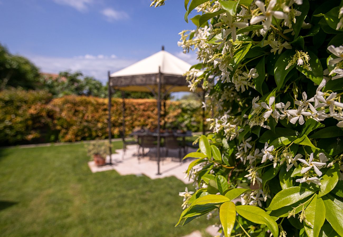 Ferienhaus in Bardolino - Regarda – Haus Rustico Petra im Bardolino mit 3 Schlafzimmer, 2 Bäder, Garten