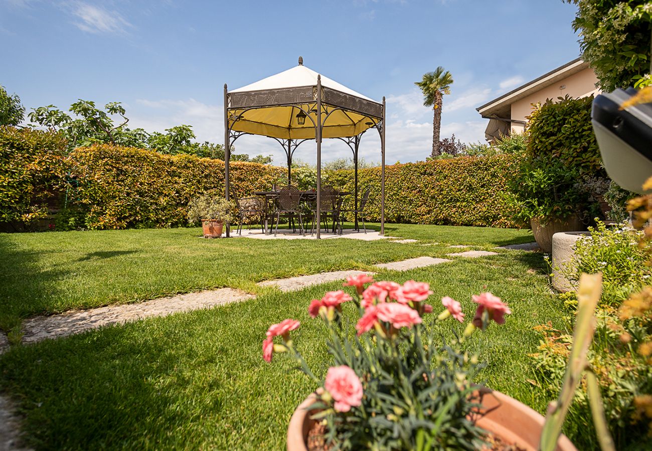 Ferienhaus in Bardolino - Regarda – Haus Rustico Petra im Bardolino mit 3 Schlafzimmer, 2 Bäder, Garten