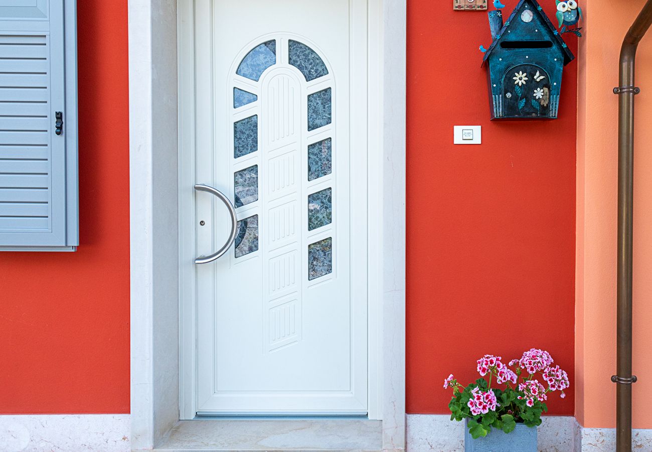 Ferienhaus in Bardolino - Regarda – Haus Rustico Petra im Bardolino mit 3 Schlafzimmer, 2 Bäder, Garten