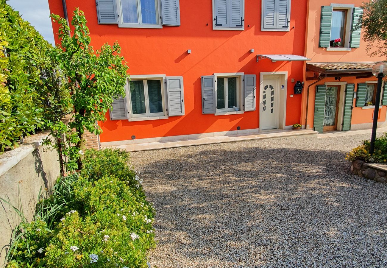 Ferienhaus in Bardolino - Regarda – Haus Rustico Petra im Bardolino mit 3 Schlafzimmer, 2 Bäder, Garten