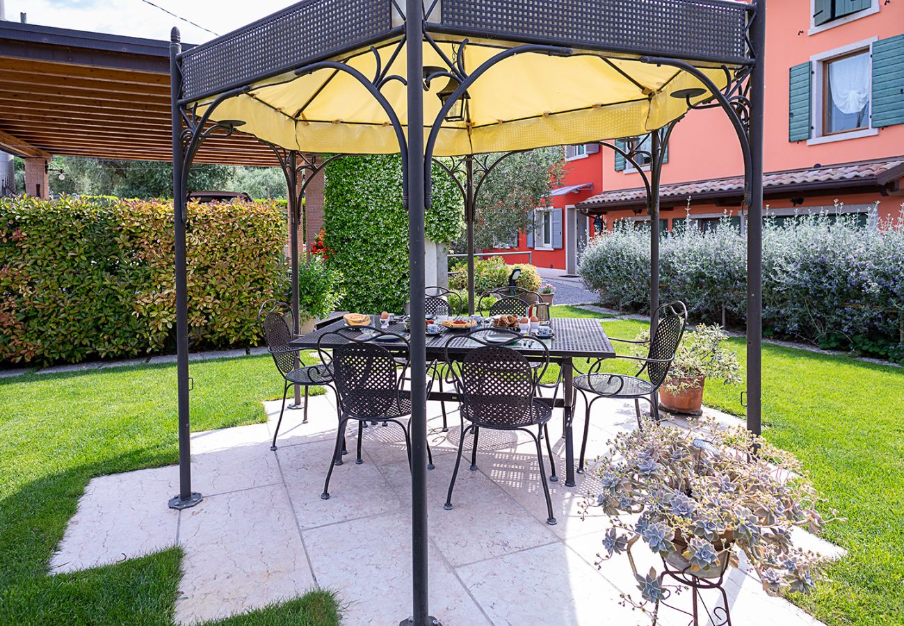 Ferienhaus in Bardolino - Regarda – Haus Rustico Petra im Bardolino mit 3 Schlafzimmer, 2 Bäder, Garten