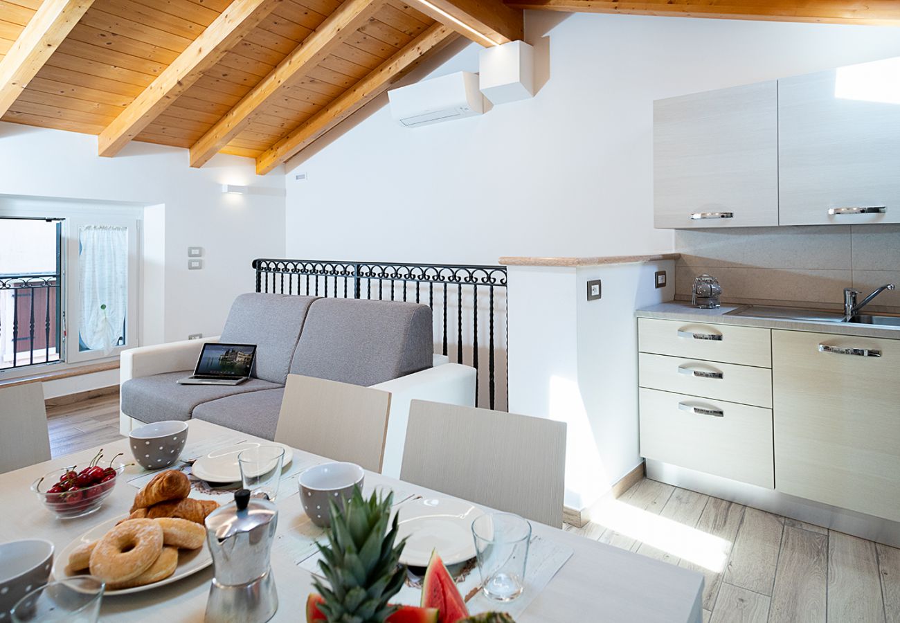 Ferienhaus in Bardolino - Regarda - romantisches Rustico Casa Rossa 2 mit Wlan und Klimaanlage