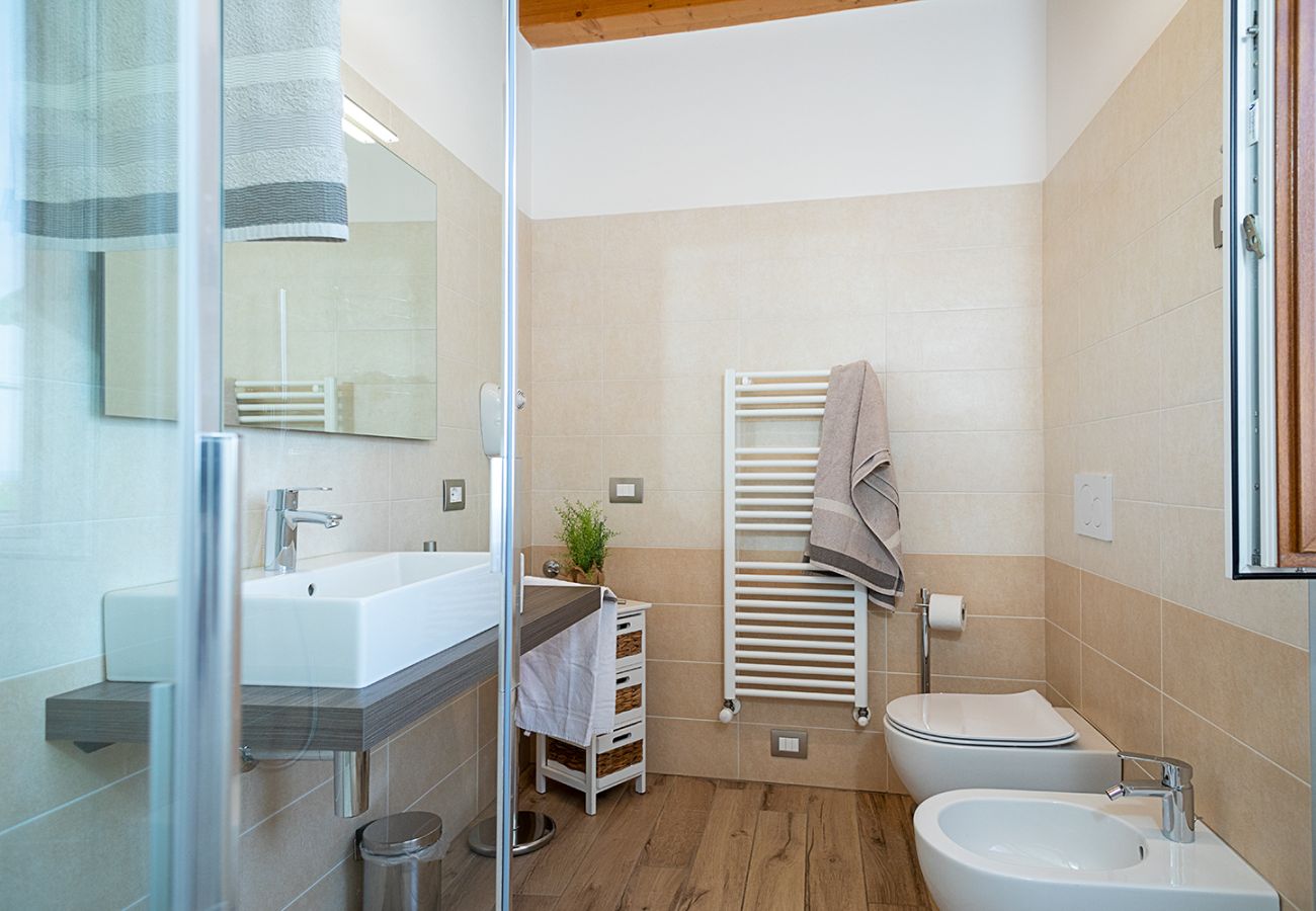 Ferienhaus in Bardolino - Regarda - Casa Rossa, romantisches Rustico  mit Wlan und Klimaanlage