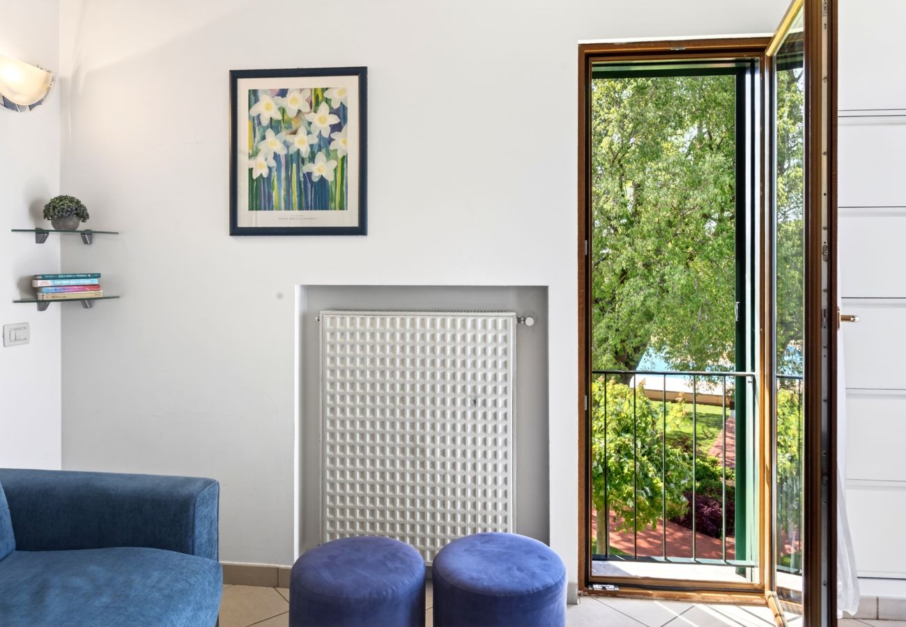 Ferienwohnung in Bardolino - Regarda - Ferienwohnung Blue View 1 mit Pool, Seeblick, Wlan, 1 Schlafzimmer