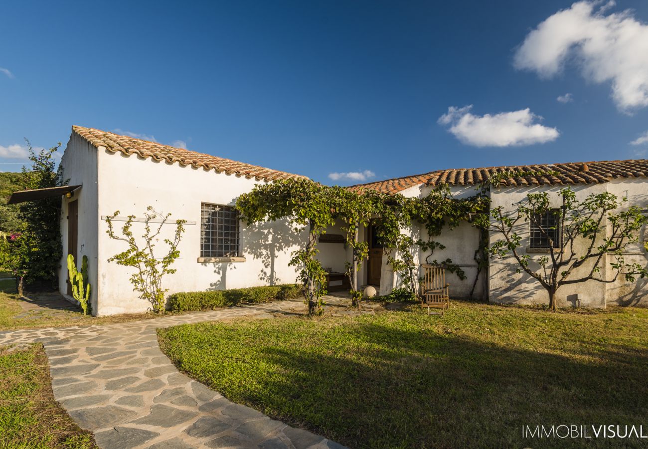 Villa in Golfo Aranci - Villa Relais - exklusiver Rückzugsort auf dem Land mit Pool mit Meerblick