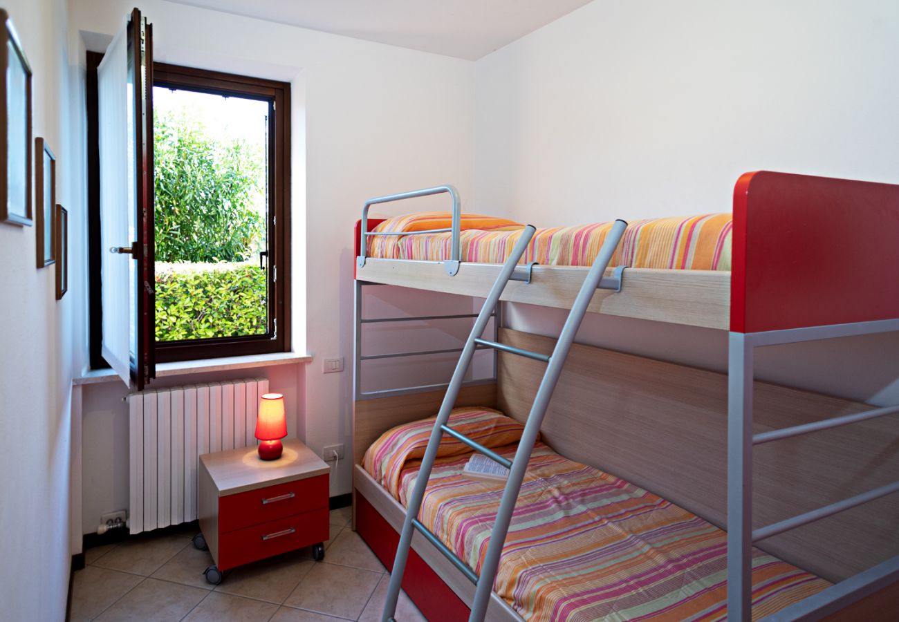 Ferienwohnung in Lazise - Regarda –Hübsche Wohnung Miralago in Lazise mit privat Garten, Pool, Hunde sind Herzlich wilkommen. 