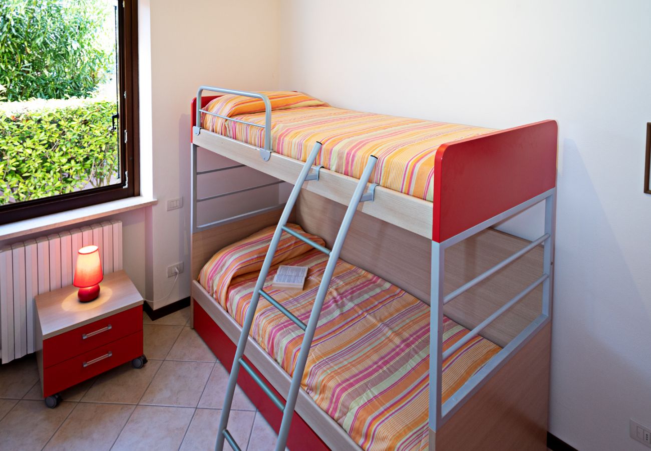 Ferienwohnung in Lazise - Regarda –Hübsche Wohnung Miralago in Lazise mit privat Garten, Pool, Hunde sind Herzlich wilkommen. 