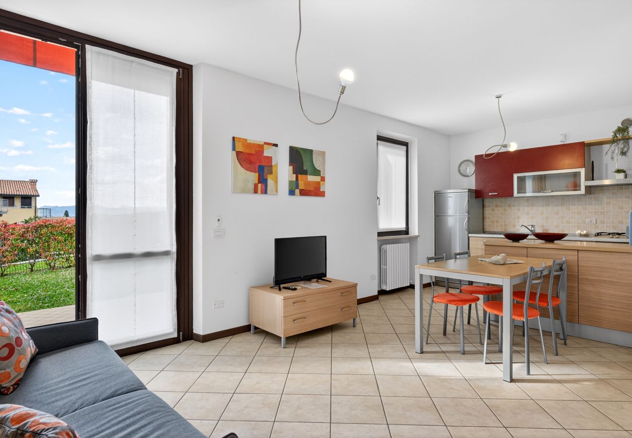 Ferienwohnung in Lazise - Regarda –Hübsche Wohnung Miralago in Lazise mit privat Garten, Pool, Hunde sind Herzlich wilkommen. 