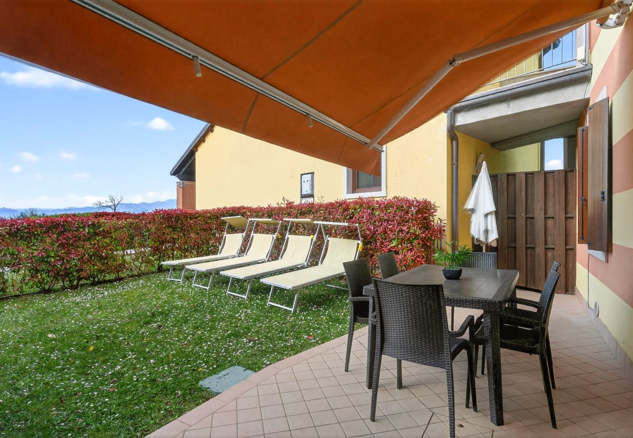 Ferienwohnung in Lazise - Regarda –Hübsche Wohnung Miralago in Lazise mit privat Garten, Pool, Hunde sind Herzlich wilkommen. 