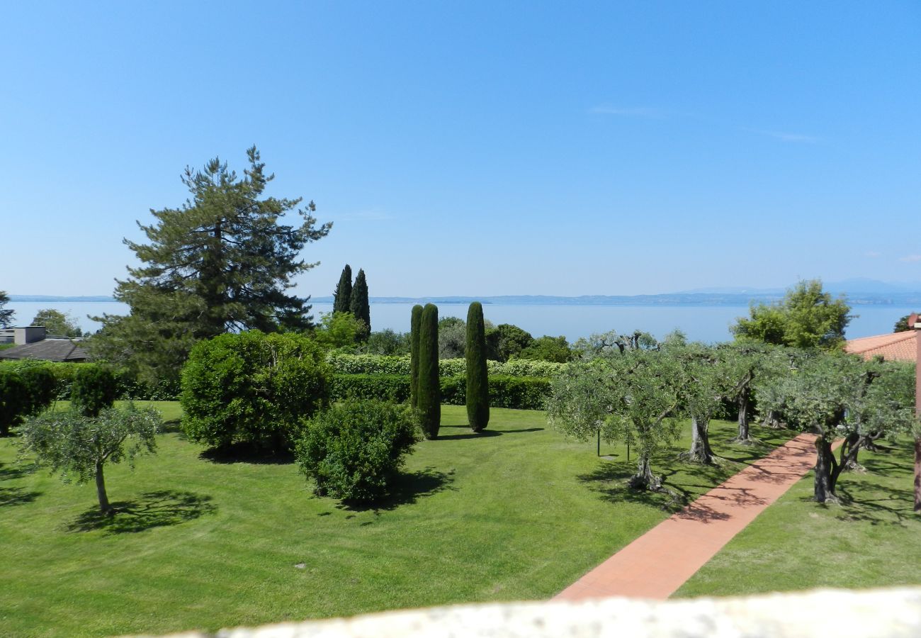 Ferienwohnung in Bardolino - Regarda - Blue View 2 mit Pool, Seeblick, Wlan, 2 Schlafzimmer ,ideal für Pärchen und Familien 