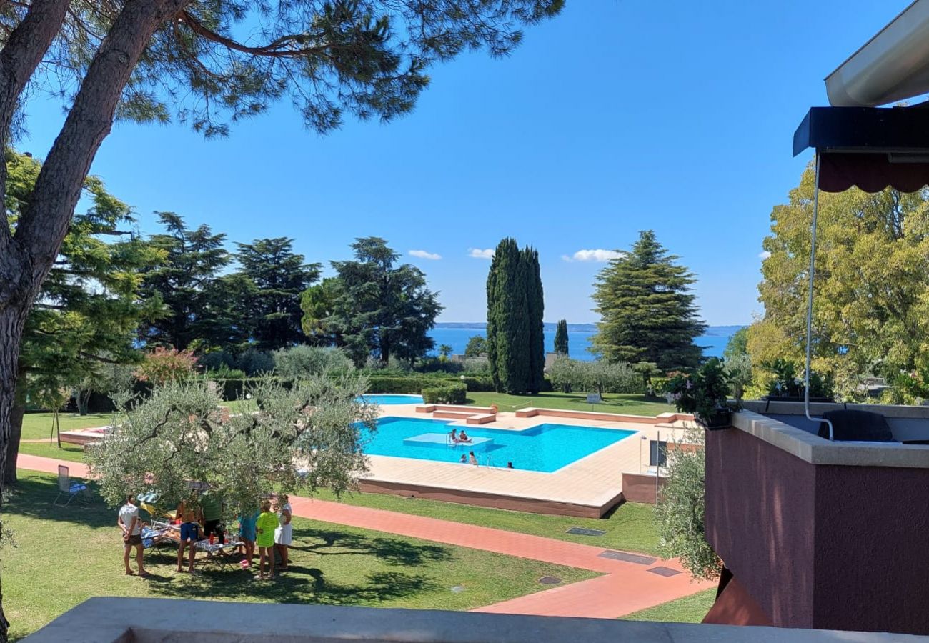 Ferienwohnung in Bardolino - Regarda - Blue View 2 mit Pool, Seeblick, Wlan, 2 Schlafzimmer ,ideal für Pärchen und Familien 