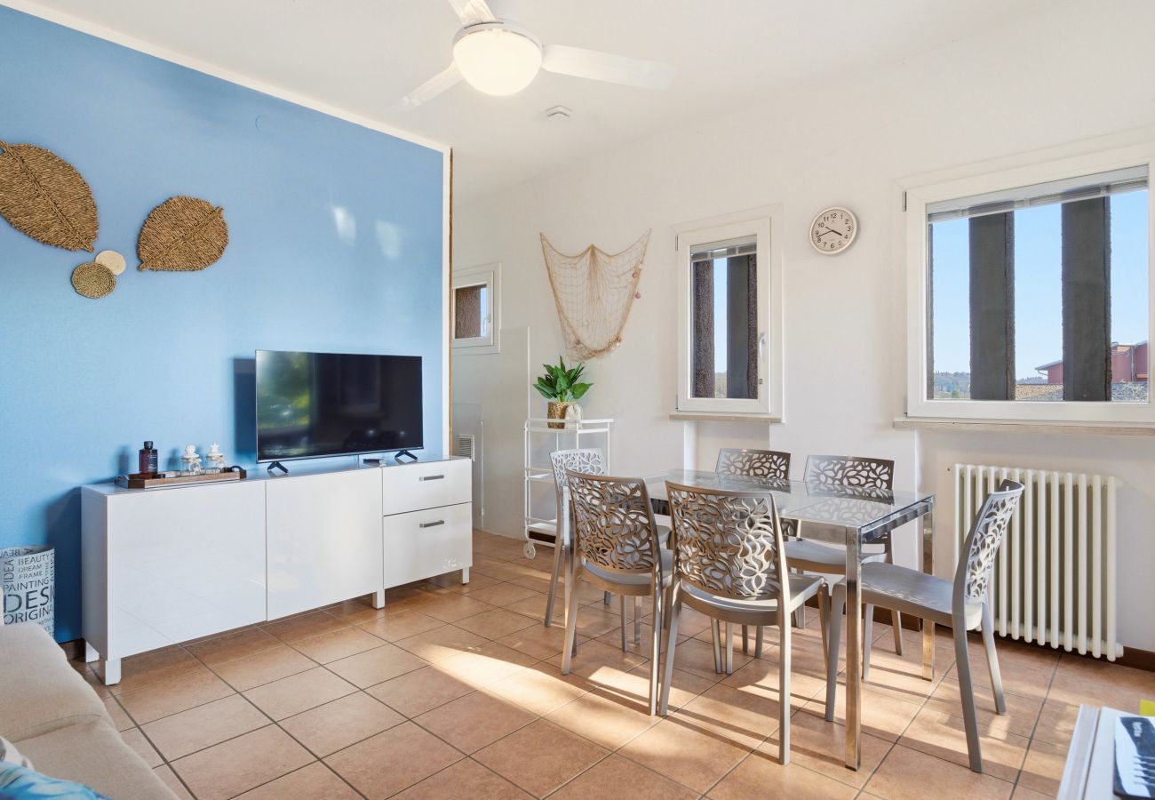 Ferienwohnung in Bardolino - Regarda - Blue View 2 mit Pool, Seeblick, Wlan, 2 Schlafzimmer ,ideal für Pärchen und Familien 
