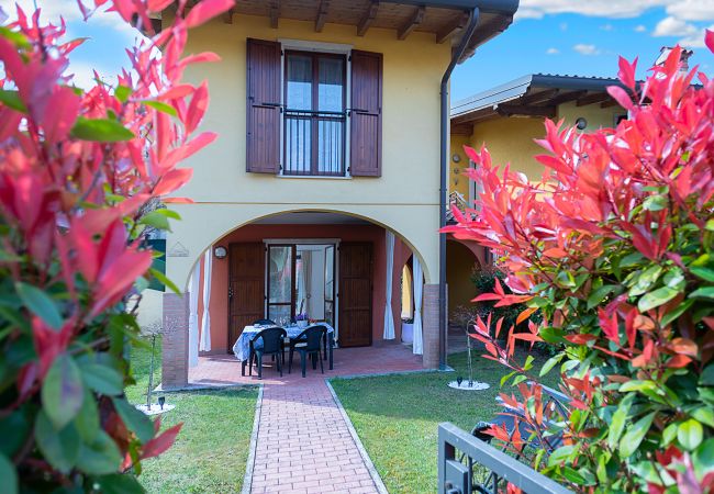 Chalet in Lazise - Regarda - Gruber Haus mit privat Garten, WLan, Pool,kleine Haustiere erlaubt