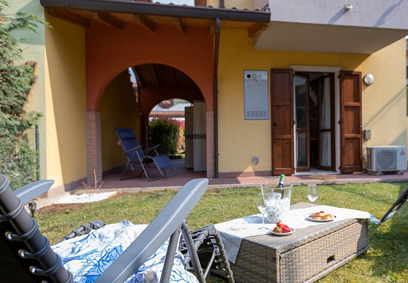 Chalet in Lazise - Regarda - Gruber Haus mit privat Garten, WLan, Pool,kleine Haustiere erlaubt