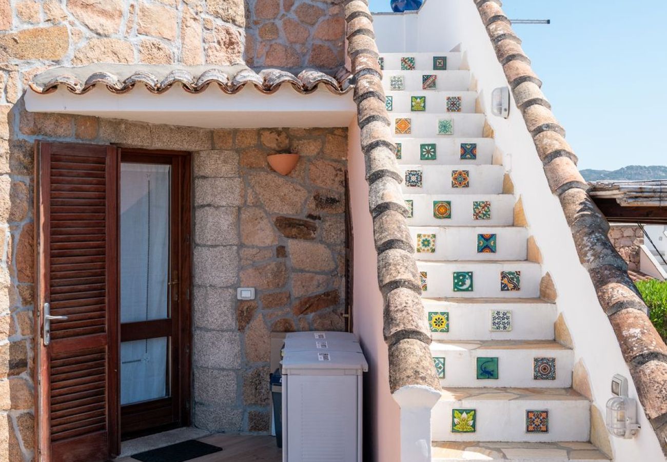 Villa in Olbia - Villa Majra - fantastischer Pool mit Blick auf Tavolara
