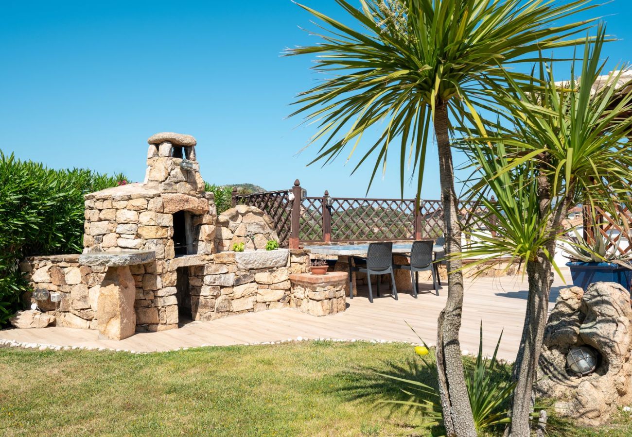 Villa in Olbia - Villa Majra - fantastischer Pool mit Blick auf Tavolara
