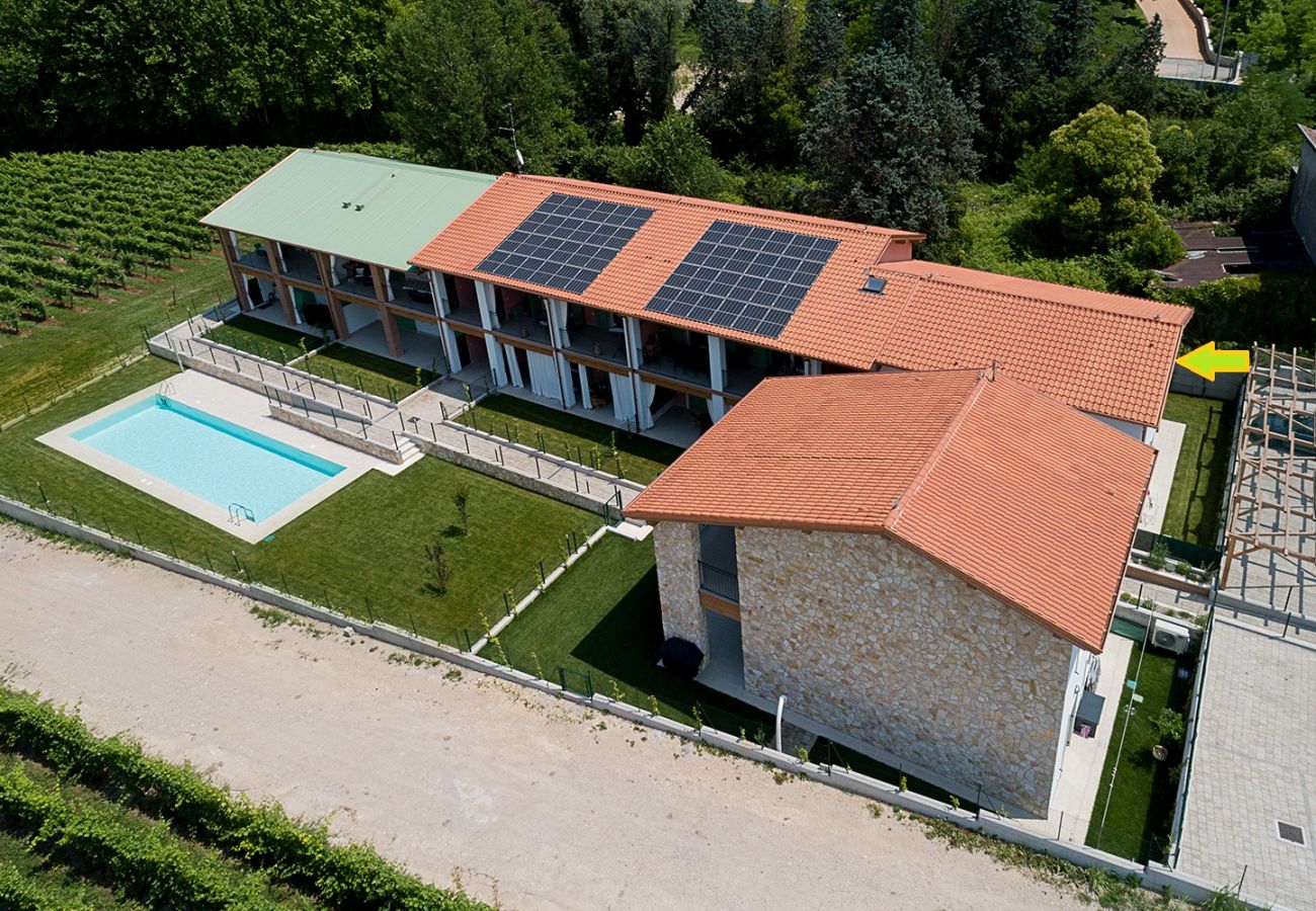Ferienwohnung in Lazise - Regarda - Design Wohnung Cascinale 11 mit Pool, Terrasse, Grill