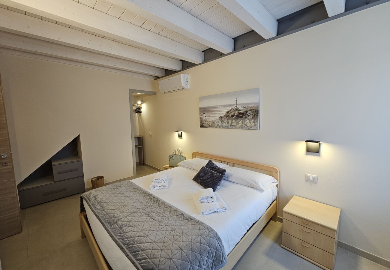 Ferienwohnung in Lazise - Regarda - Residenza GJ - mit Dachterrasse, Wlan, Klimaanlage