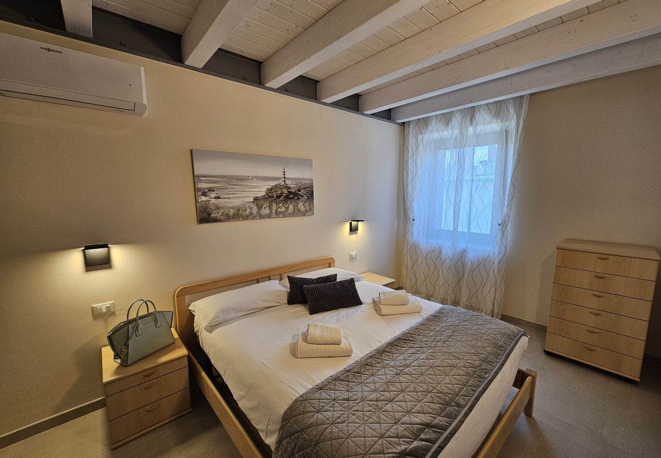 Ferienwohnung in Lazise - Regarda - Residenza GJ - mit Dachterrasse, Wlan, Klimaanlage