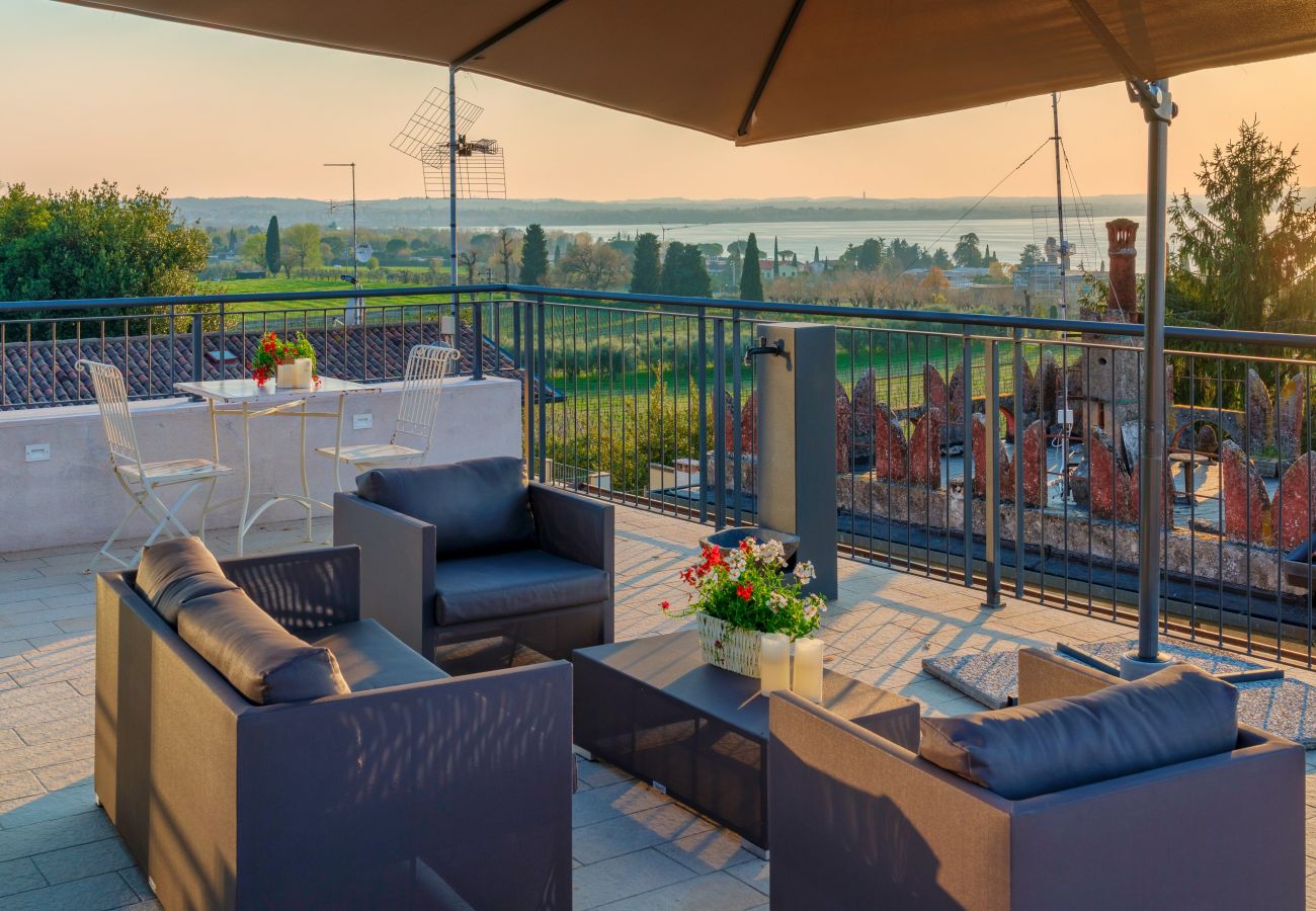 Ferienwohnung in Lazise - Regarda - Residenza GJ  1 Stock moderne Zweizimmerwohnung mit Dachterrasse