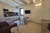 Ferienwohnung in Lazise - Regarda - Residenza GJ - 2. Stock moderne Zweizimmerwohnung mit Dachterrasse Ferienwohnung in Lazise - Regarda - Residenza GJ - 2. Stock moderne Zweizimmerwohnung mit Dachterrasse
