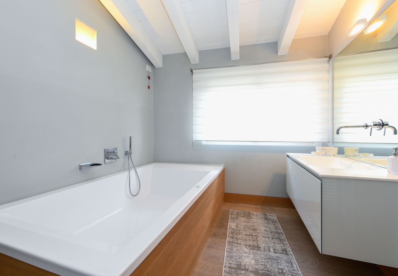 Ferienwohnung in Salò - Appartamento Rossi 2 