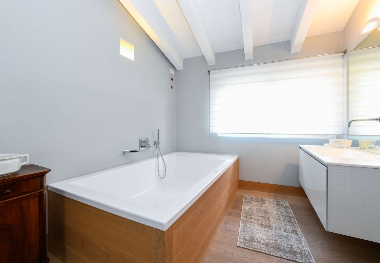 Ferienwohnung in Salò - Appartamento Rossi 2 