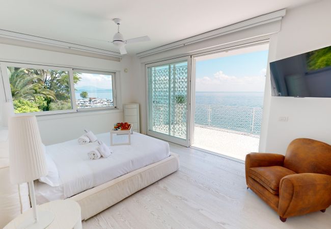 Villa in Manerba del Garda - Villa Flora 