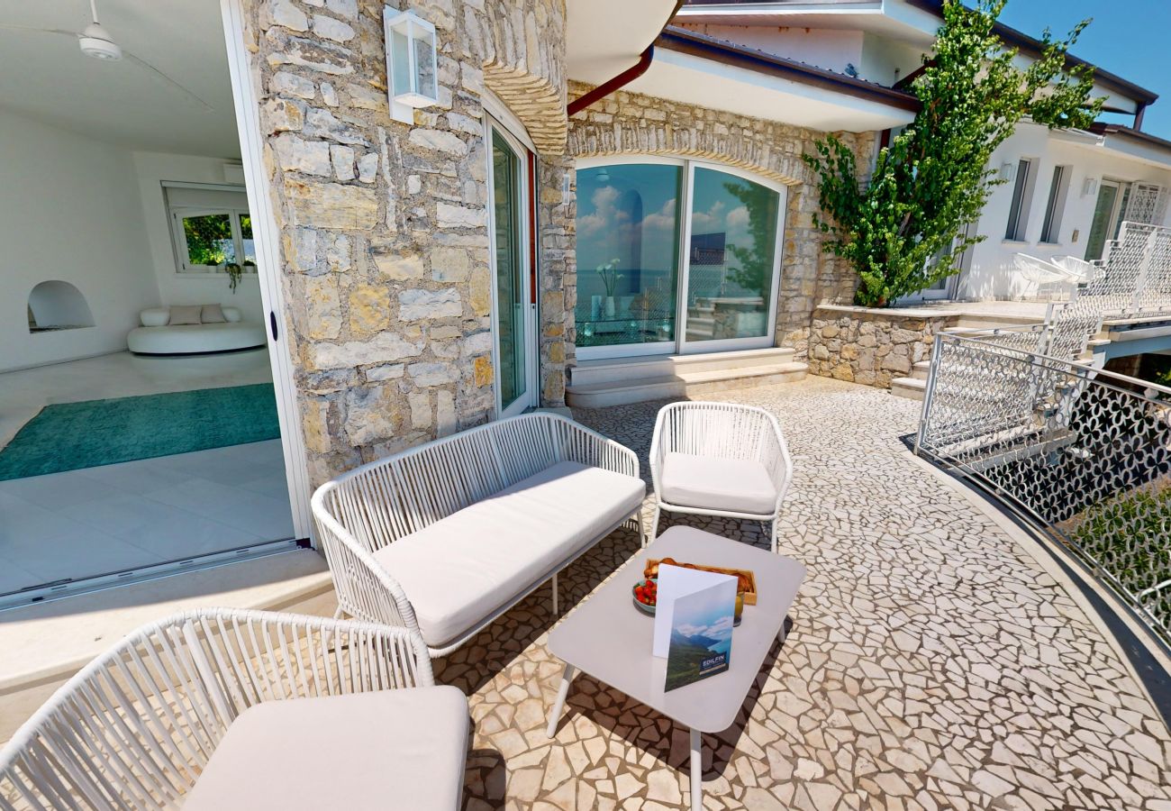 Villa in Manerba del Garda - Villa Flora 