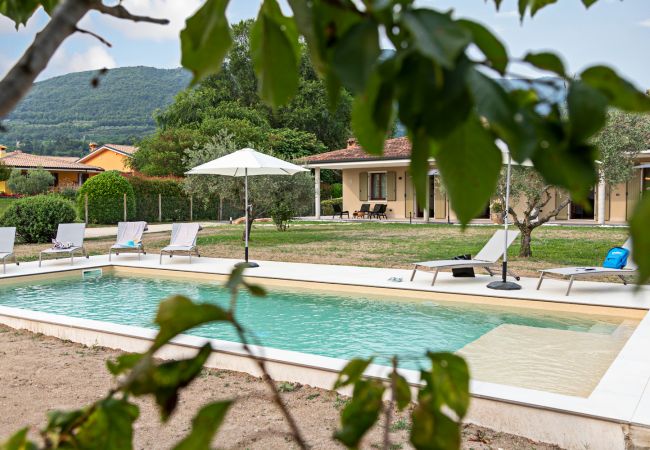 Chalet in Costermano - Regarda - Villa Ida, Wohnung Giarole,mit Stil und Liebe eingerichtet, mit Pool und Klimaanlage