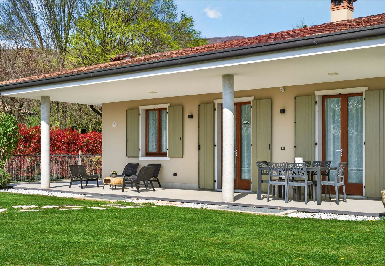 Villa in Costermano - Villa Ida für 12 Personen mit Stil und Liebe eingerichtet,mit privat Pool und Garten